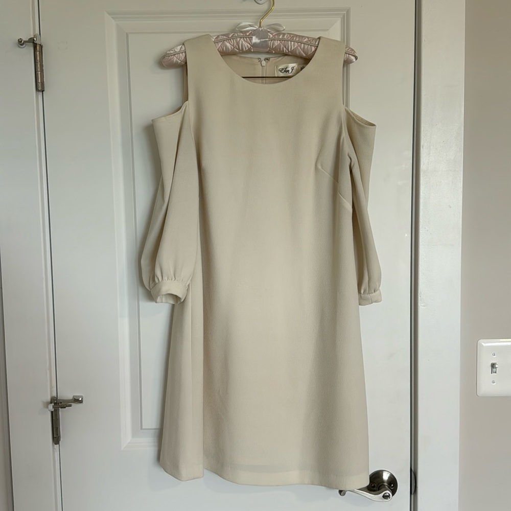 Eliza J | Size 12 |Cold Shoulder Shift Dress |Three Quarter Sleeves Round Neck